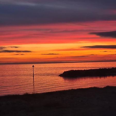 Awave From It All - Escape The City Life Jaywick Sands Екстериор снимка