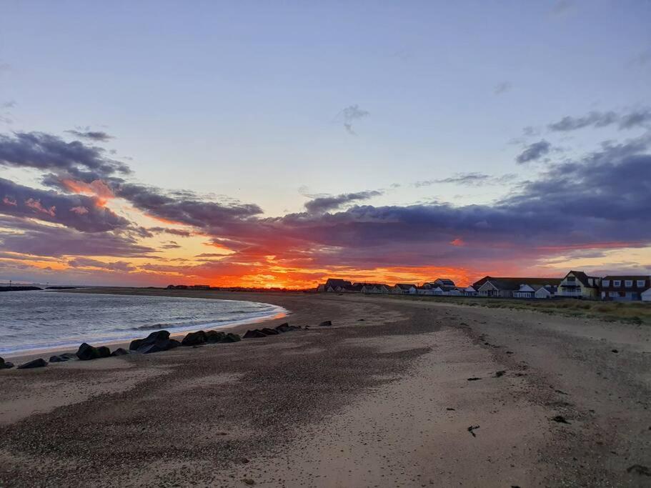 Awave From It All - Escape The City Life Jaywick Sands Екстериор снимка