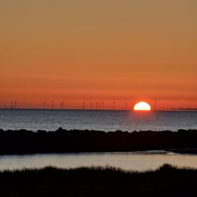 Awave From It All - Escape The City Life Jaywick Sands Екстериор снимка